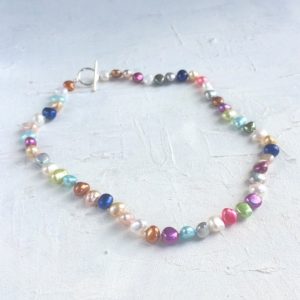 Coloured pearls